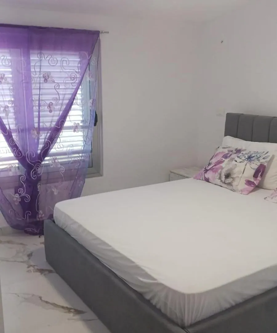 Villa Elia Vlorë 0*,  Albania